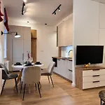 Апартаменты Quiet & Stylish Apartment Self Check-In Old Town 3Min From Main Station D-Apartments Краков
