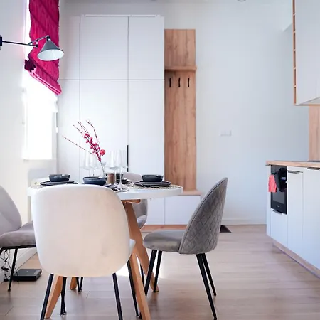 Quiet & Stylish Self Check-in Old Town 3min From Main Station D-apartments