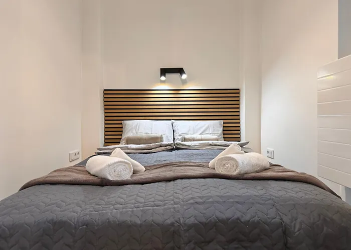 Quiet & Stylish In Old Town 3min From Main Station Apartament